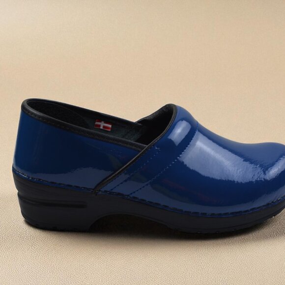 Sanita Professional Patent Clog – Navy | Women’s 9 - Picture 2 of 8